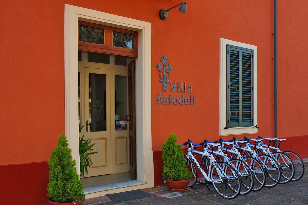Hotel Villa Gli Asfodeli Tresnuraghes Buitenkant foto
